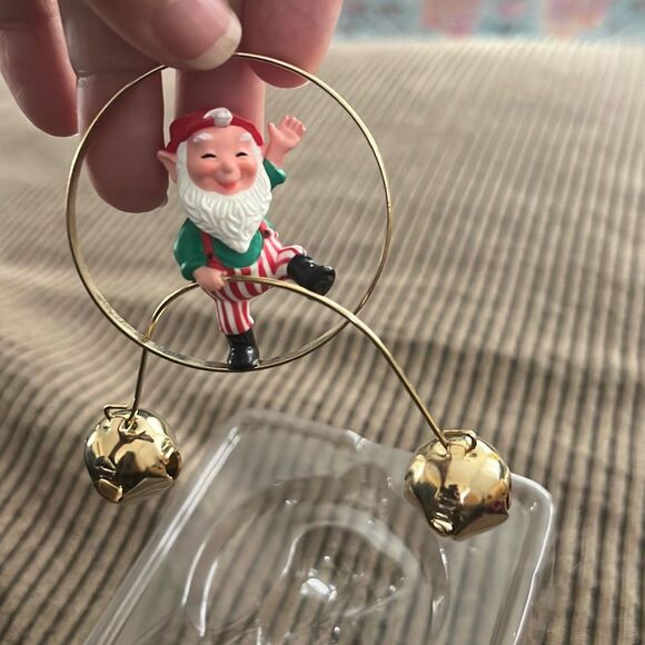 Hallmark Golden Balancing Elf 1989 - Picture 6 of 6